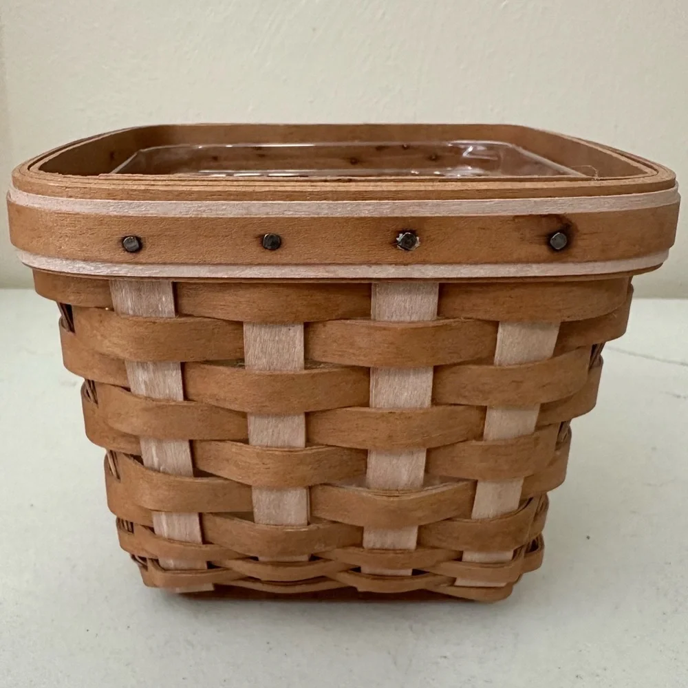 Longaberger Handcrafted Signed Woven Basket 6” x 6” x 4.5” with Liner